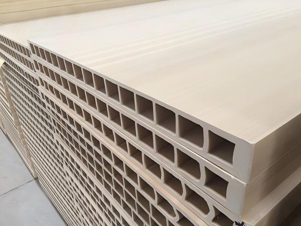 1785417312333685.jpg How to Improve WPC Board Flatness and Thickness Uniformity During PVC Extrusion.jpg